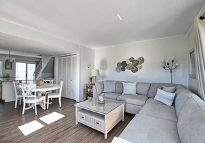 Beautiful 2 bed Townhouse in Bayshore Breeze! Close to State Park Beaches! Dock, Beach Town, Restaurants and More!