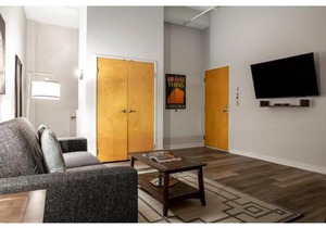 Beautiful 2BR 2BA In The Block by CozySuites!