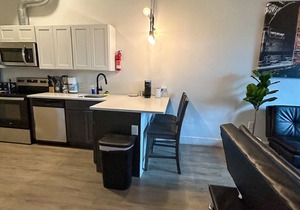 Beautiful 2BR Next to Airport 1984