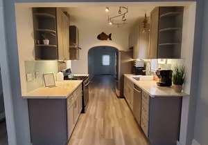 BEAUTIFUL 3bd 2br /BLOCKS AWAY FROM NOTRE DAME /EDDY ST