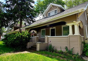 BEAUTIFUL 3bd 2br /BLOCKS AWAY FROM NOTRE DAME /EDDY ST