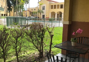 Beautiful Apartment in Miami—-Shamrock Kendall