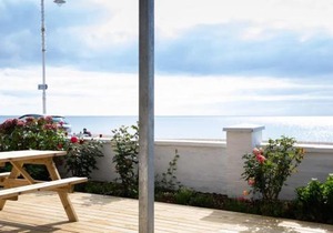 Beautiful Beachfront House wth Balcony & Sea Views