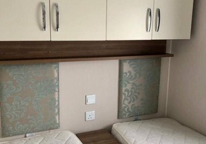 Beautiful caravan with decking at Southview Holiday Park in Skegness ref 33010TS