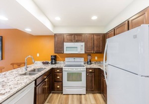 Beautiful Club Wyndham South Shore, 2 Bedroom Deluxe Suite