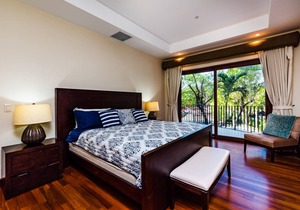 Beautiful Condo, Lap Pool, Yoga Room & Gym