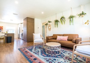 Beautiful Riverside Retreat by Shops & Water - #8