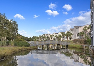Beautiful Seabrook Villa! Community Pool Access, Dog Friendly, Monthly Winter Rentals!