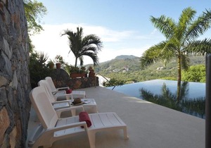 Beautiful Studio Overlooking Playa La Ropa