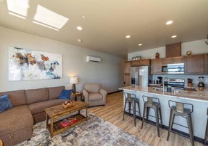 Beautiful Triplex Unit With Spectacular Lake View!
