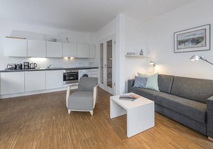 Beautiful vacation apartment with sunny loggia - only 100 m to the North Sea beach! -