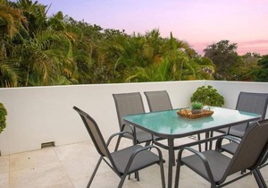 Beautifully designed 4 bedroom, 3 bathroom duplex.