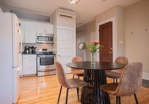 Beautifully Designed 2BR Apt in Westmount Le Soho