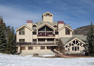 Beaver Creek TRUE Ski-in Ski-out! Beautiful in the Summer as Well (A/C in unit)!