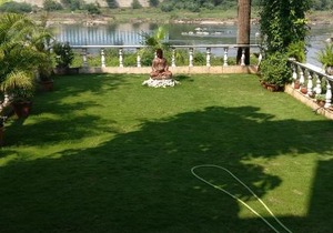Bed and Breakfast In 5bhk Koregaon Park
