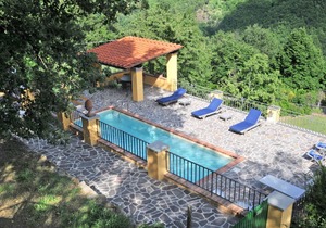 Bed & Breakfast in Gattaia with 3 bedrooms sleeps 4