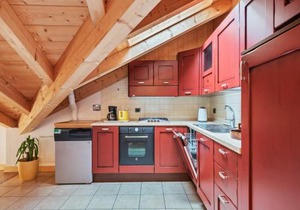 Belvilla by OYO Charming Apartment in Brez with TV