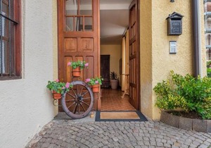 Belvilla by OYO Charming Apartment in Brez with TV