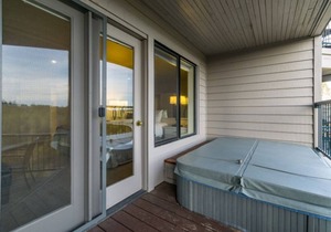 Bend Condo Overlooking the Deschutes River - Beautiful Views!