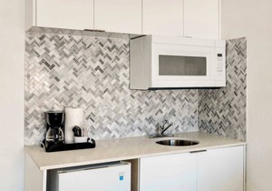 Best location by the Beach ! Free WiFi - TV - All amenities