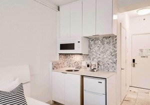 Best location by the Beach ! Free WiFi - TV - All amenities