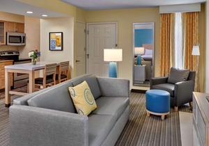 Best Place to Stay in Lombard! Free Parking, Pets Allowed