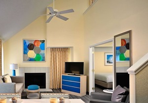 Best Place to Stay in Nebraska! Onsite Pool, Free Breakfast, Pets Allowed