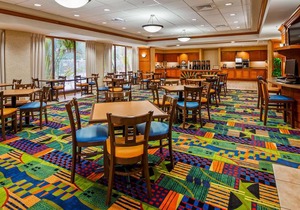 BEST WESTERN Plus Kendall Hotel & Suites