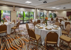 BEST WESTERN Plus Kendall Hotel & Suites