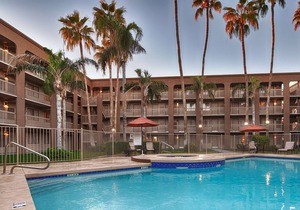 Best Western Plus Scottsdale Thunderbird Suites