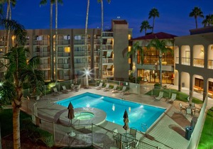 Best Western Plus Scottsdale Thunderbird Suites