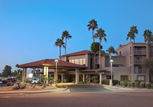 Best Western Plus Scottsdale Thunderbird Suites