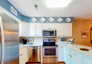 Bethany Meadows townhouse close to beach w/ pool & tennis access and central AC