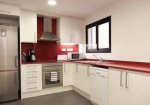Big 2-level apartment near Park Guell with A/C and free wifi