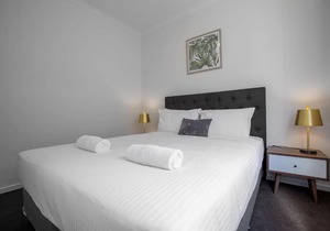 Big Family fun@ 4 bedrooms house in point cook