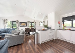 Blossom Lodge, 1 Roadford Lake Lodges