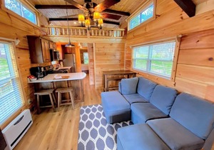 BMV2 Awesome "Tiny Home" A/C, Mountain Views, Minutes to Skiing, Hiking, Attractions, Dog Friendly!
