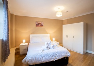 BookedUK: Contemporary Apartment in Stansted