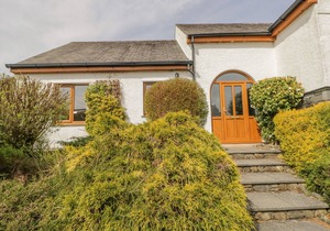 BRAESIDE, family friendly, with open fire in Torver