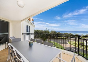 Breakers 2 12 - LJHooker Yamba