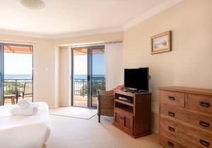 Breakers Unit 1 10 - LJHooker Yamba