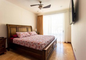 BreakWater Point Condo. Ocean Front.