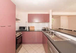 Breezy 4 Bedroom Queenslander in Balmoral