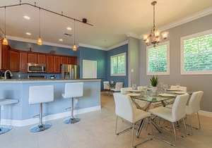 Briarwood home w/heated pool/spa-outdoor kitchen-retractable awning-private lake view