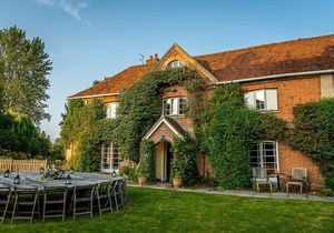 Bridge Farmhouse - Eight En suite bedrooms
