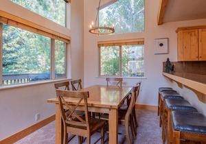 Bridgepoint Condo 8 - Updated plus Baldy Views, Walk to Downtown & Ski Lifts