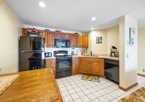 Bright & Airy Villa, Panoramic Views from all Rooms, 6-Seat Golf Cart, WIFI