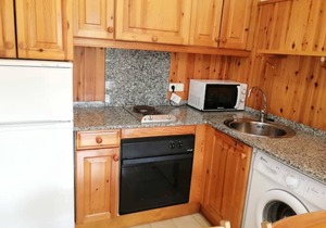 Bright apartment with balcony - Falcó 7