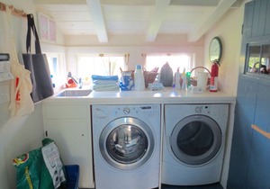 Bright cheery year-around house and cottage with quiet, private garden