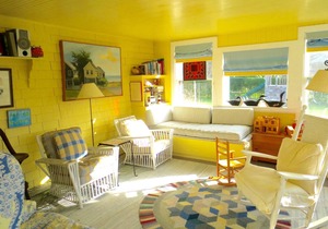 Bright cheery year-around house and cottage with quiet, private garden